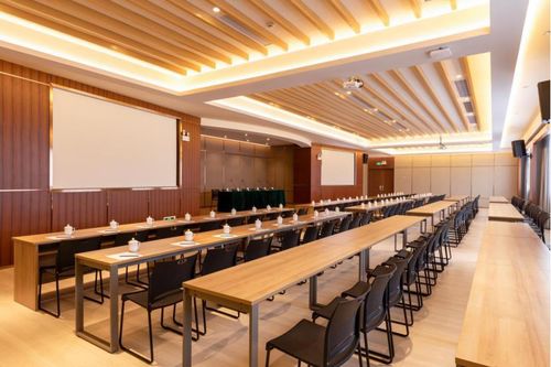 新兴贤居温泉度假酒店 家庭套房体验，私享温泉与家庭乐趣